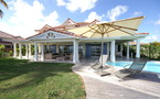 Promotion villa luxe Guadeloupe les pieds dans l'eau à Saint François, 30m du Golf international