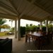 la table de la terrasse de la villa de luxe en Guadeloupe