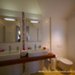 1 des 5 salles de bains
