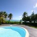 La piscine, à coté le spa