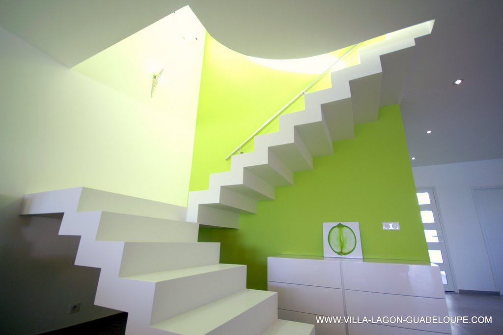 vers les chambres de la villa de standing Guadeloupe vers les chambres de la villa de standing Guadeloupe
