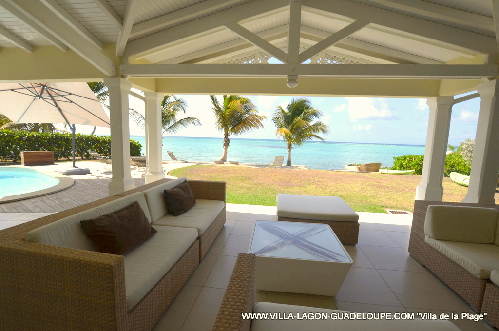 La terrasse avec fauteuil Dedon en Guadeloupe