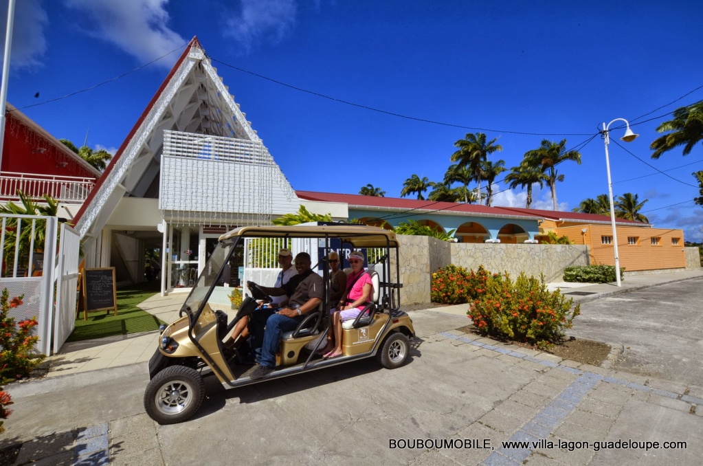 Entrée du   Golf de 18  trous de Saint François Guadeloupe avec la golfette BoubouMobile