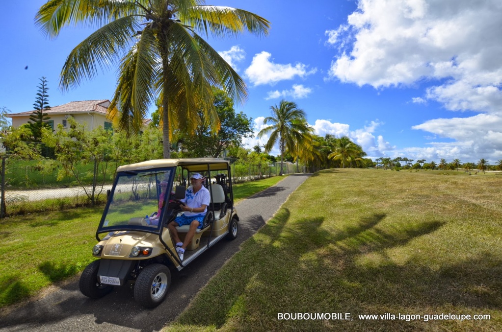 Villla Carib devant le Golf de 18  trous de Saint François Guadeloupe avec la golfette BoubouMobile