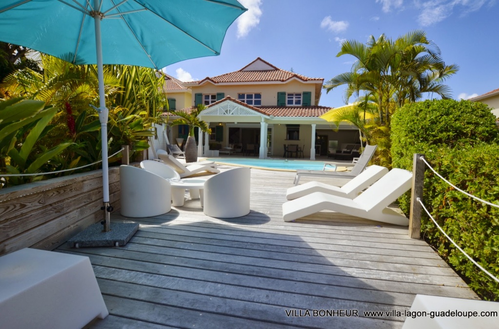la terrasse de la villa de luxe en Guadeloupe
