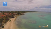 Drone en version longue au dessus des villas de luxe des Jardins du Hamak Guadeloupe