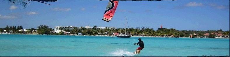 activité kite surf sur le lagon de de St François Guadeloupe
