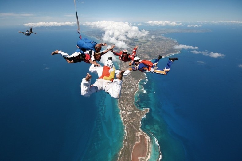 Parachutisme vol libre Guadeloupe au dessus de la Pointe des Chateaux