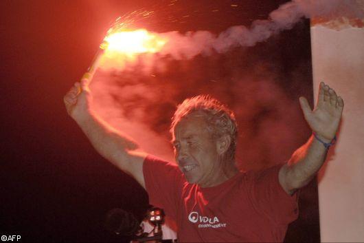 Roland Jourdain (Veolia Environnement ) vainqueur en monocoque de la Route du Rhum - La Banque Postale 2010