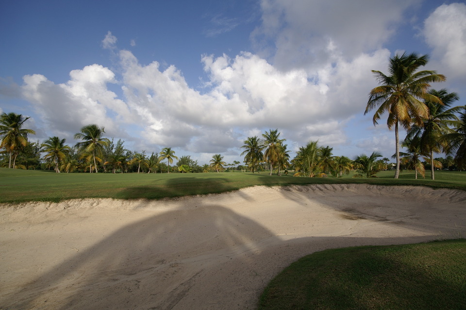 Le Golf de Saint François Guadeloupe à 30 mètres des villas de luxe en Guadeloupe