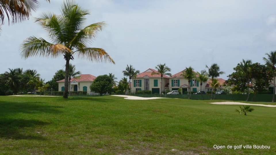 Les villas de luxe devant le golf de saint François Guadeloupe