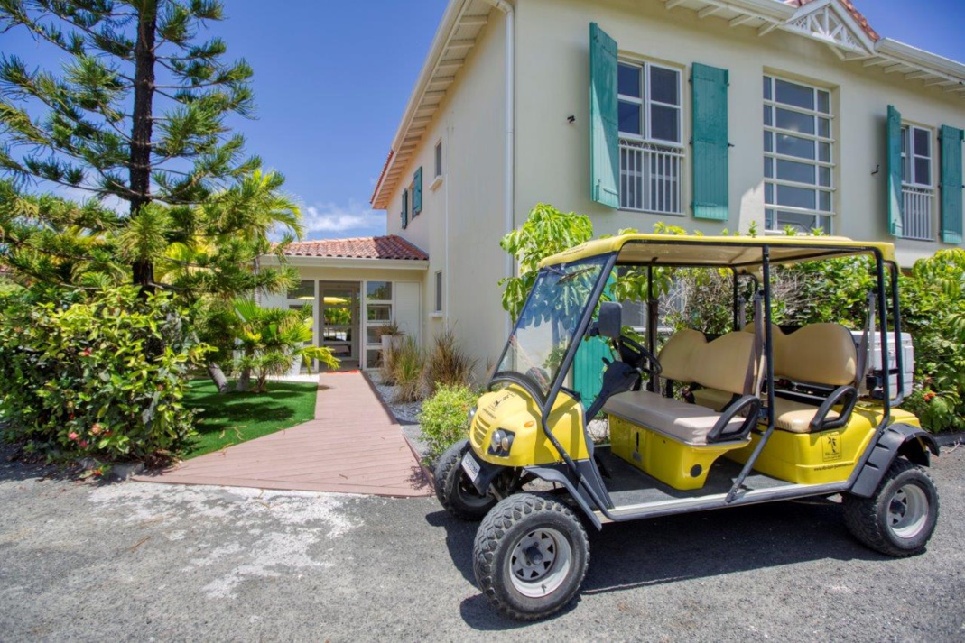 La BoubouMobile place de l'église à Saint François La BoubouMobile place de l'église à Saint François
