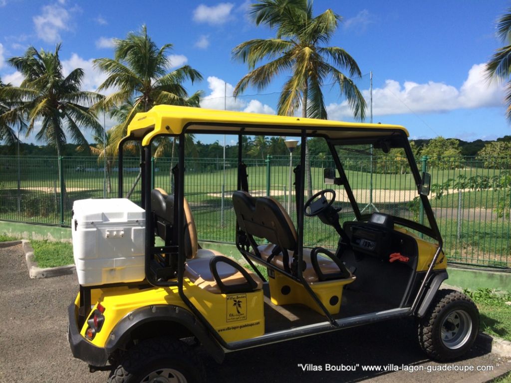 Voiturette electrique incluse dans la location de villa