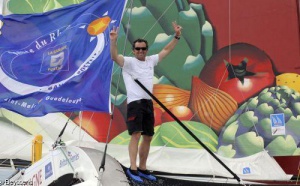 Lionel Lemonchois (Prince de Bretagne) vainqueur en Multi50 de la Route du Rhum - La Banque Postale 2010