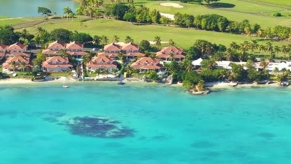 Les Villas Boubou vous souhaitent une très belle année de soleil et de Lagon bleu pour 2016