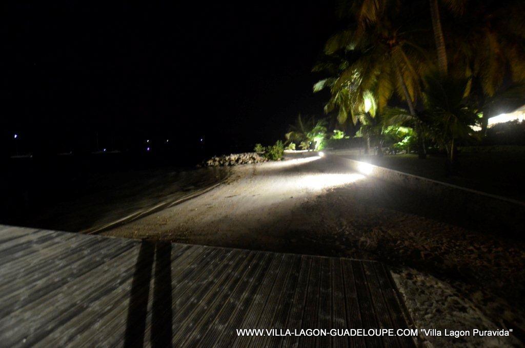 villa pieds dans l'eau pura vida