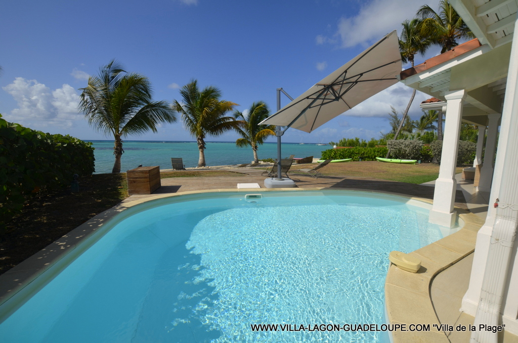 Piscine devant le lagon de Saint François Guadeloupe