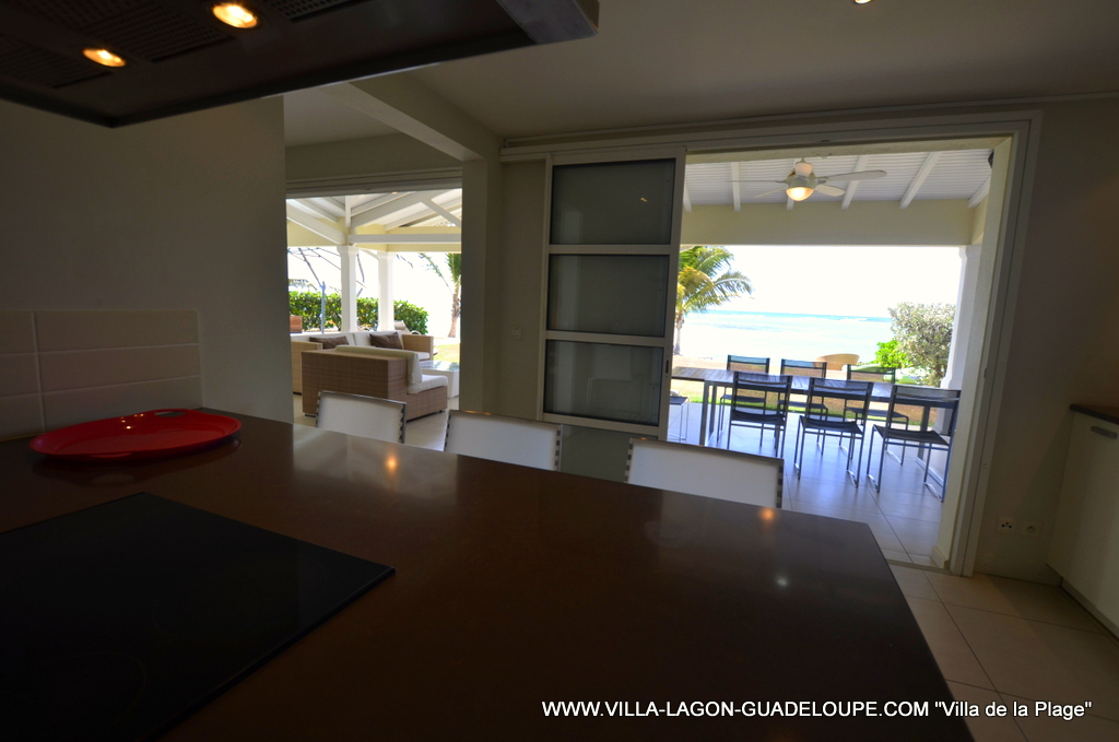Cuisine terrasse et lagon en Guadeloupe de la villa