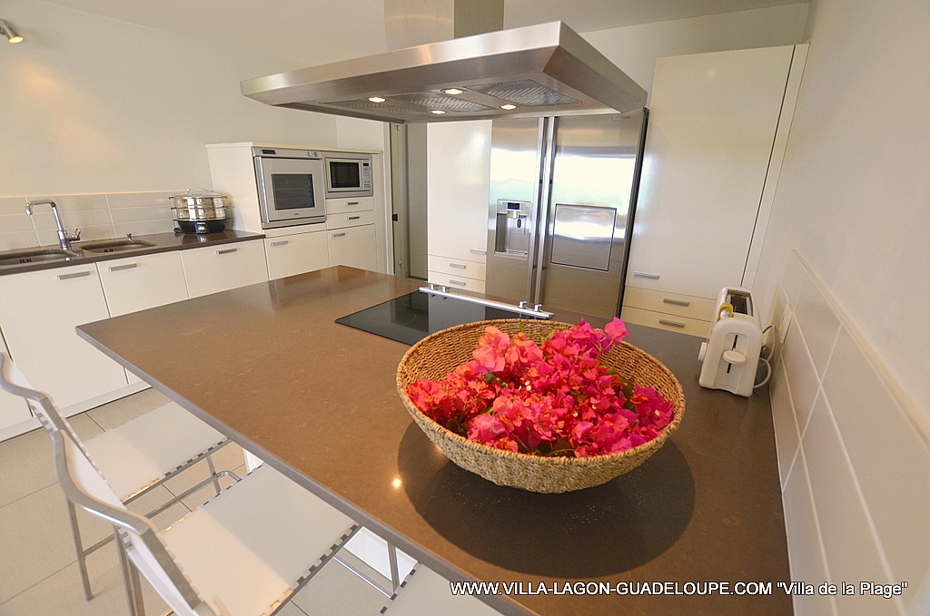 Plan de travail de la cuisine de la villa en Guadeloupe
