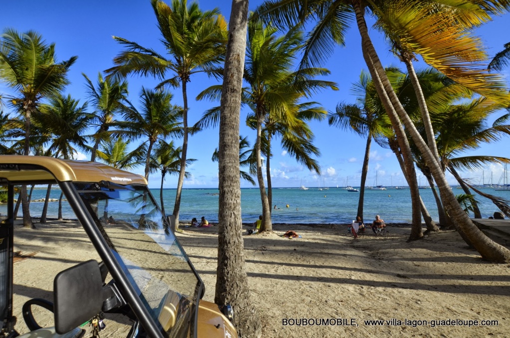 Plage de l'hotel de l'ex hotel de luxe " Le méridien" à Saint François en voiture électrique