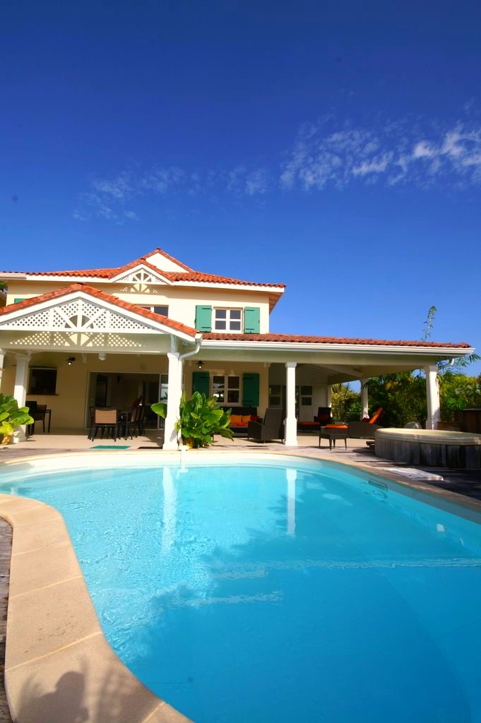 La piscine de la villa boubou