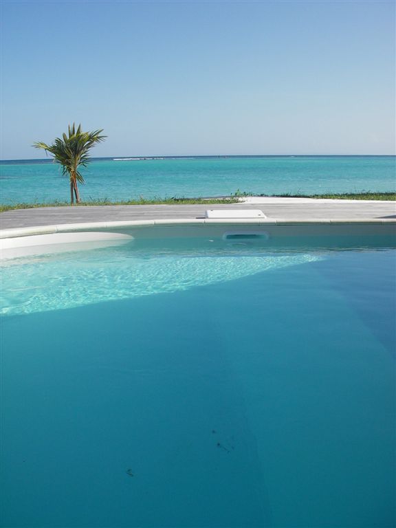 la piscine et le lagon